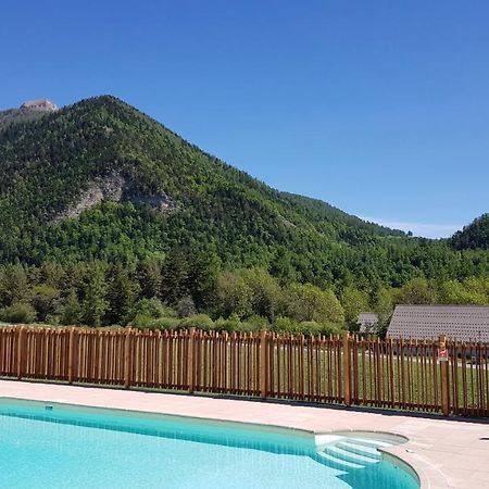 Camping Les Auches Ancelle Bagian luar foto