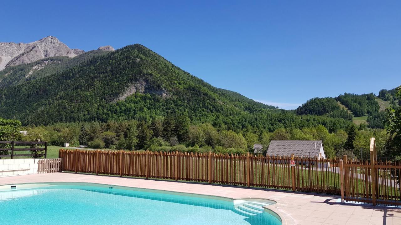 Camping Les Auches Ancelle Bagian luar foto