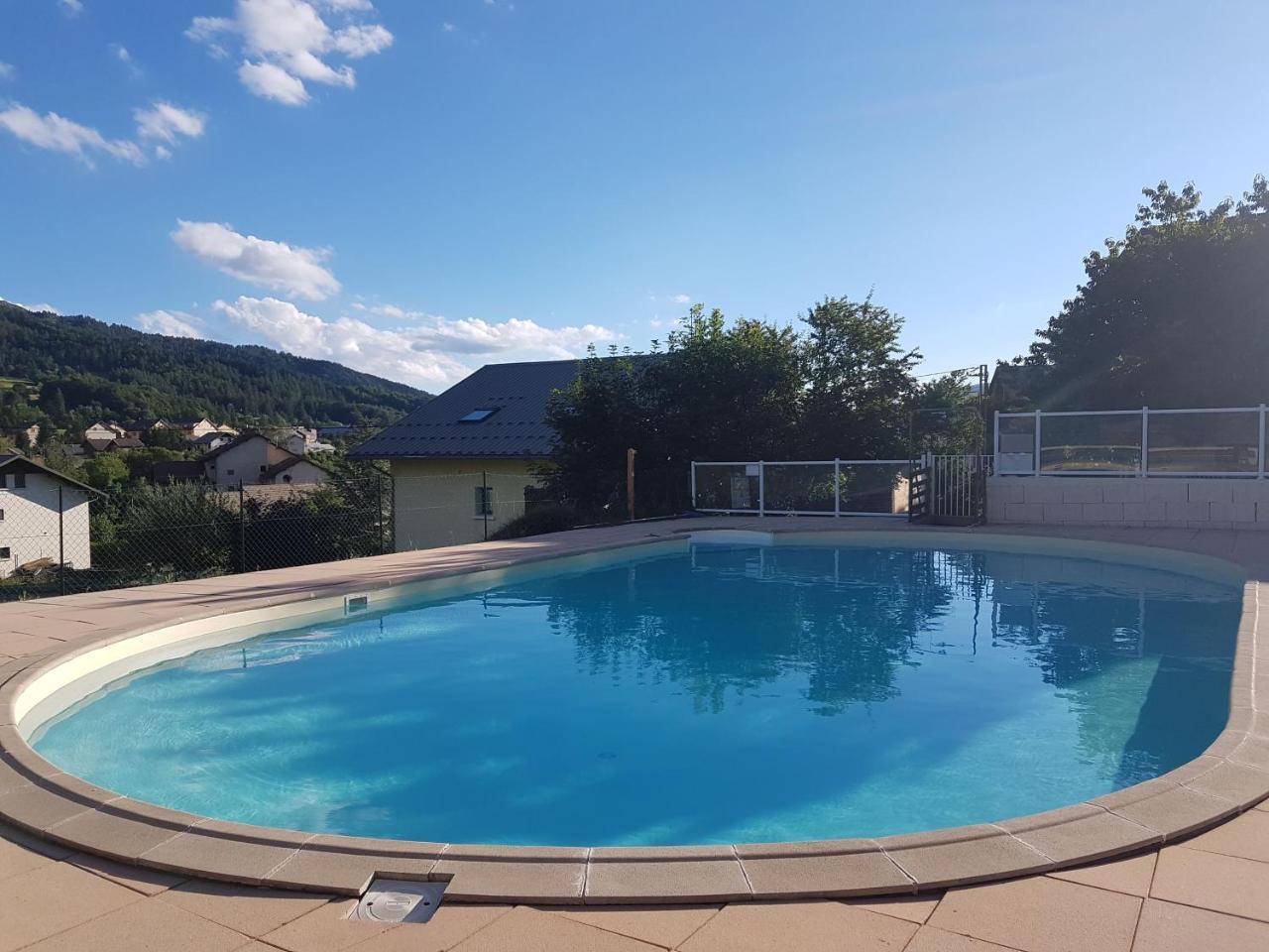 Camping Les Auches Ancelle Bagian luar foto